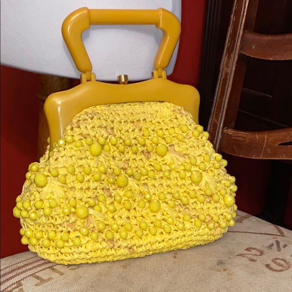 Handbags - Adorable Vintage Handbag